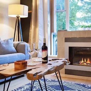 Apartment Newly Renovated In Out W Pool 2 Hot Tubs, Whistler